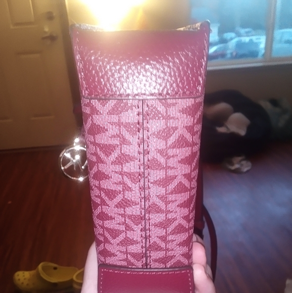 Michael kors purse - Picture 6 of 6